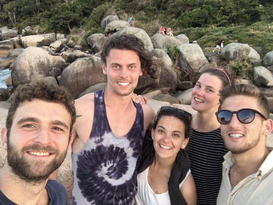 Meet people while traveling solo