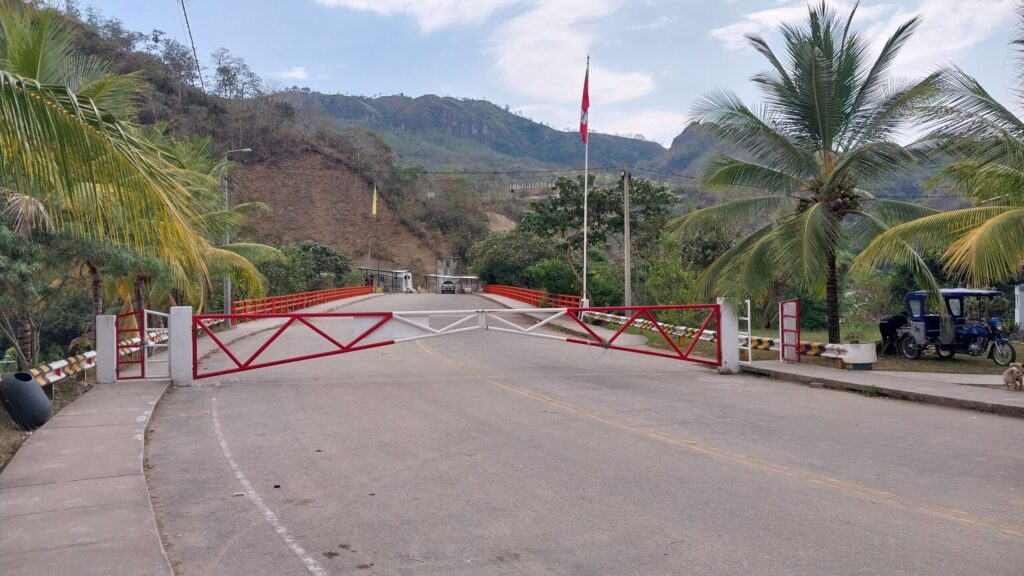 La Balsa border crossing between Ecuador and Peru
