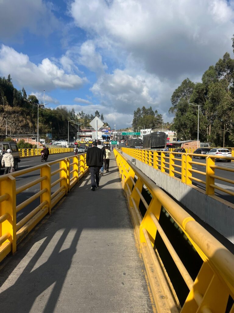 Border crossing between Ecuador and Colombia