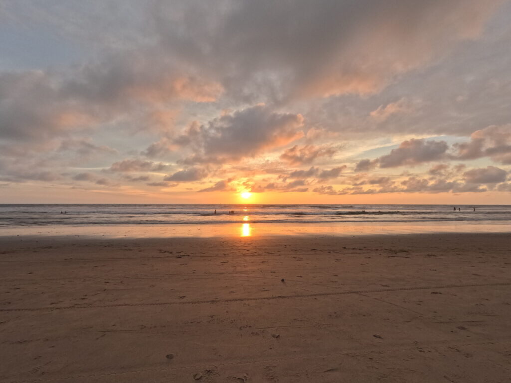 Sunset on Montanita beach