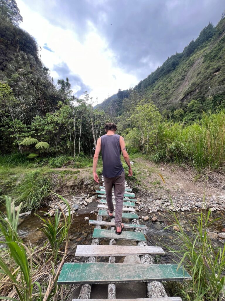 Path to Cascada del silencio, Banos