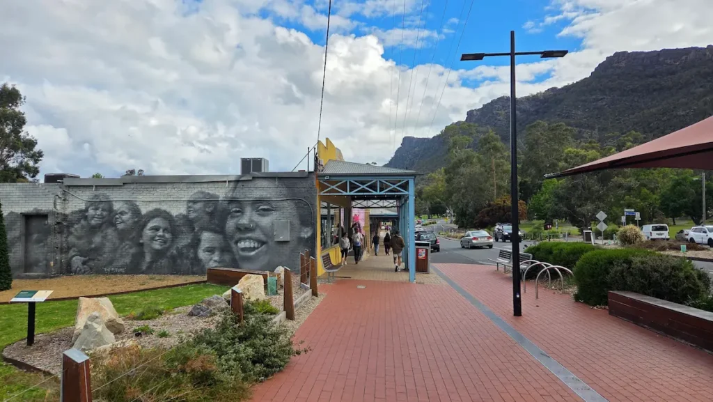 Mural in Halls Gap, Grampians, VIC